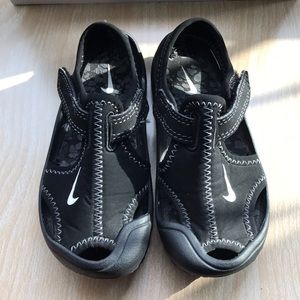 Boys Nike sandals